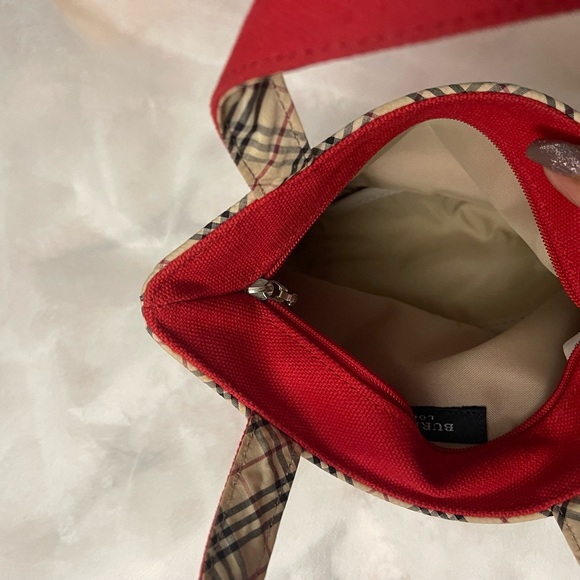 Authentic small bucket hand bag. - Picture 5 of 6